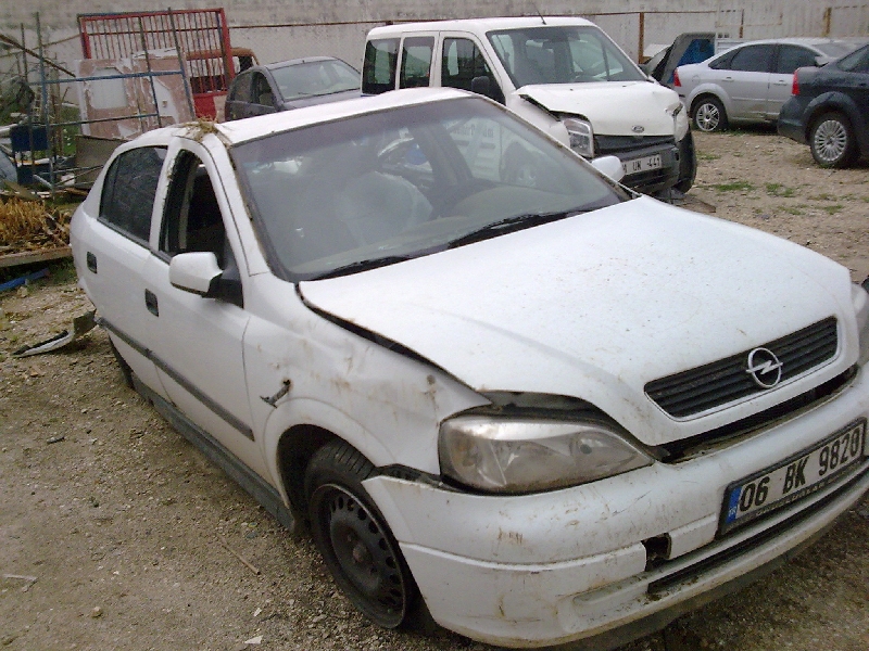 Hasarlı opel astra - Opel Çıkma Parça