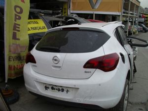 Opel astra J Arka  - Opel Çıkma Parça